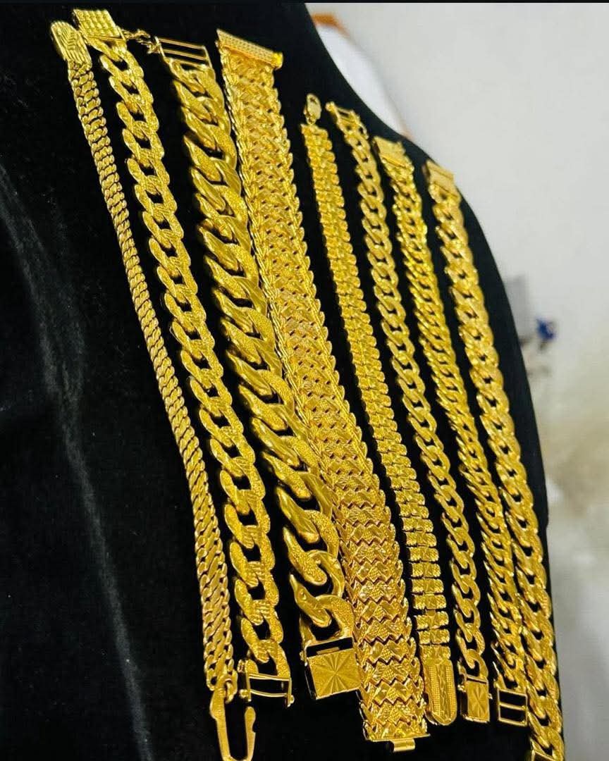 Gold bracelet collection