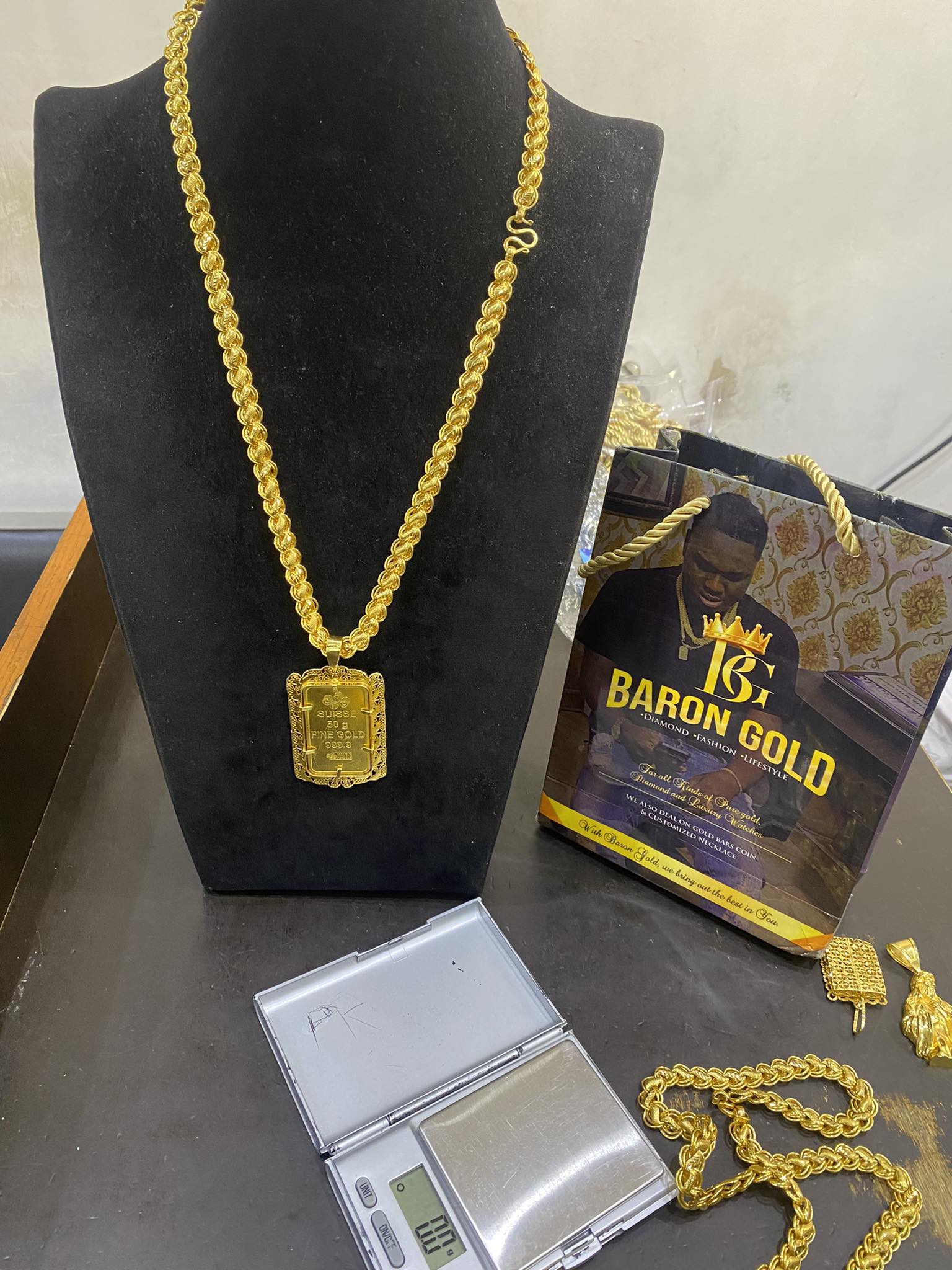 Rope chain with bar pendant