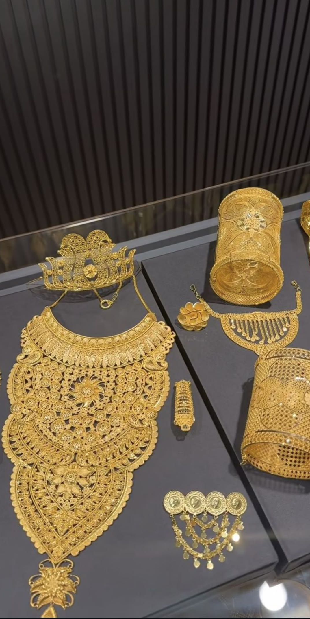 Arabian gold jewelry display