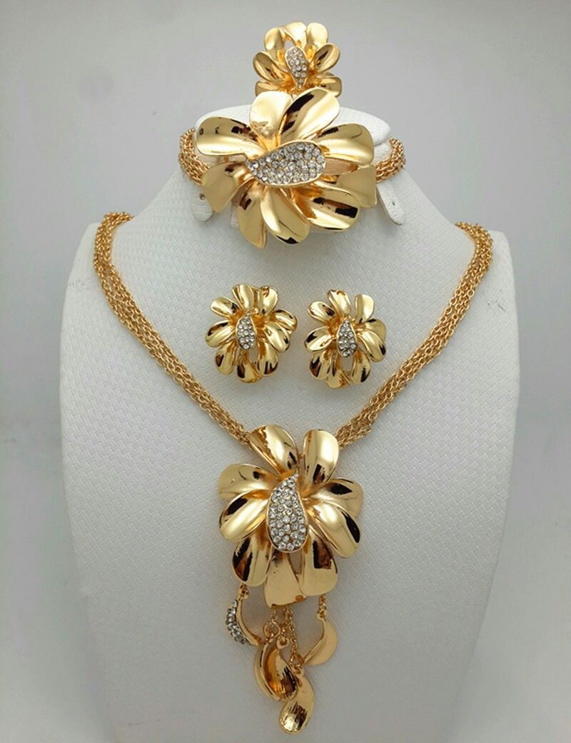 Gold floral jewelry set